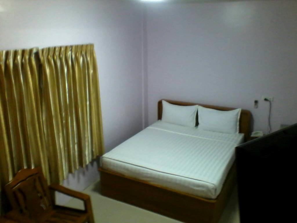 Aung Tha Pyay Hotel 3 Yangon Room photo